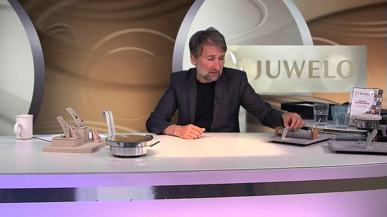 Video Zilveren oorbellen met alexandrieten