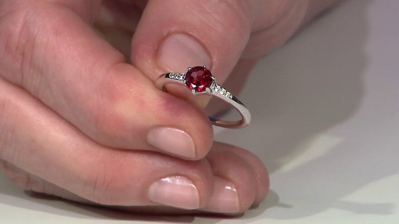 Video Anello in argento con Granato Mozambico