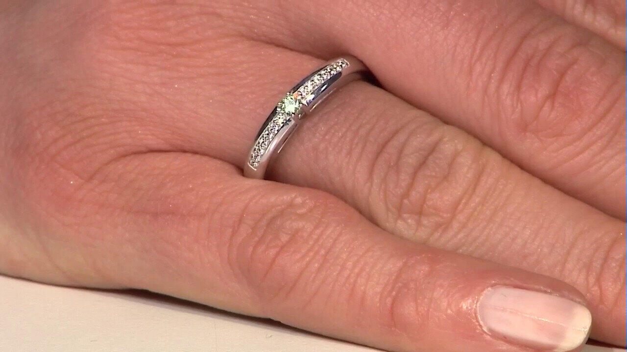 Video Bague en argent et Grenat Démantoïde de Madagascar (John Ferry)