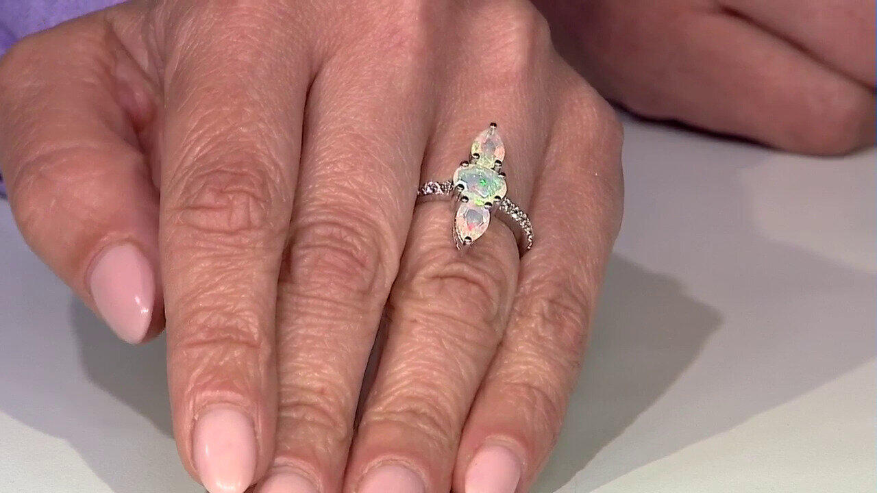Video Anello in argento con Opale di Welo (Adela Silber)