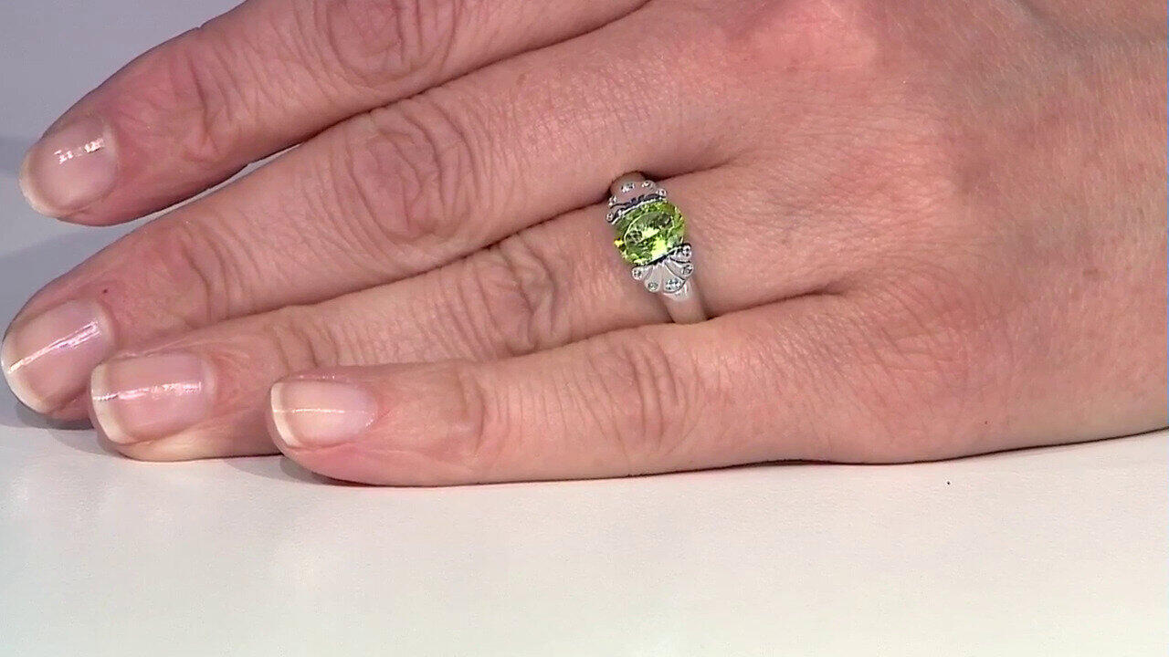 Video Anello in argento con Peridoto Jilin (Remy Rotenier)
