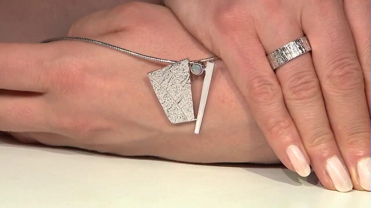 Video Colgante en plata con Ópalo de Welo (MONOSONO COLLECTION)