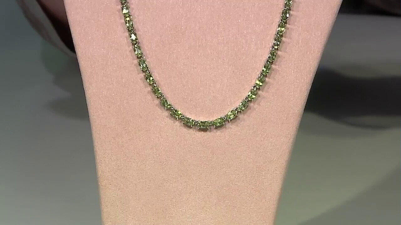 Video Burmese Peridot Silver Necklace
