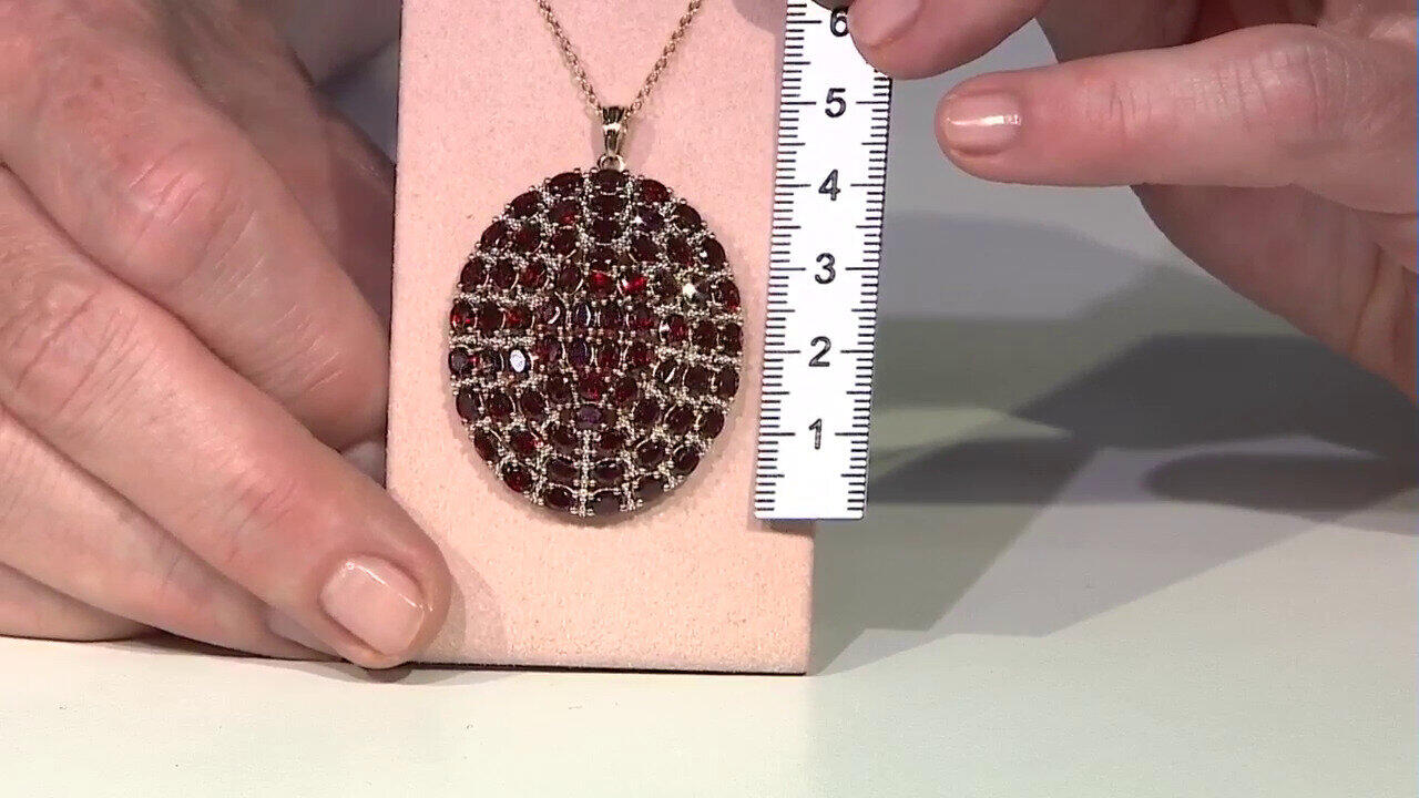 Video Collana in argento con Granato Mozambico