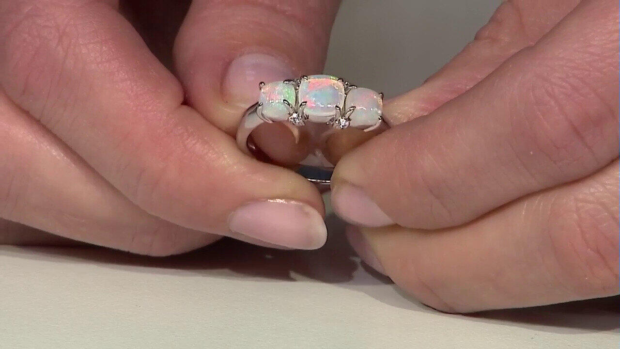 Video Bague en or et Opale blanche du Brésil