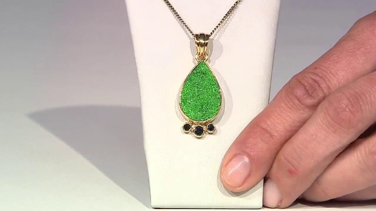 Video Ciondolo in argento con Uvarovite (Bali Barong)