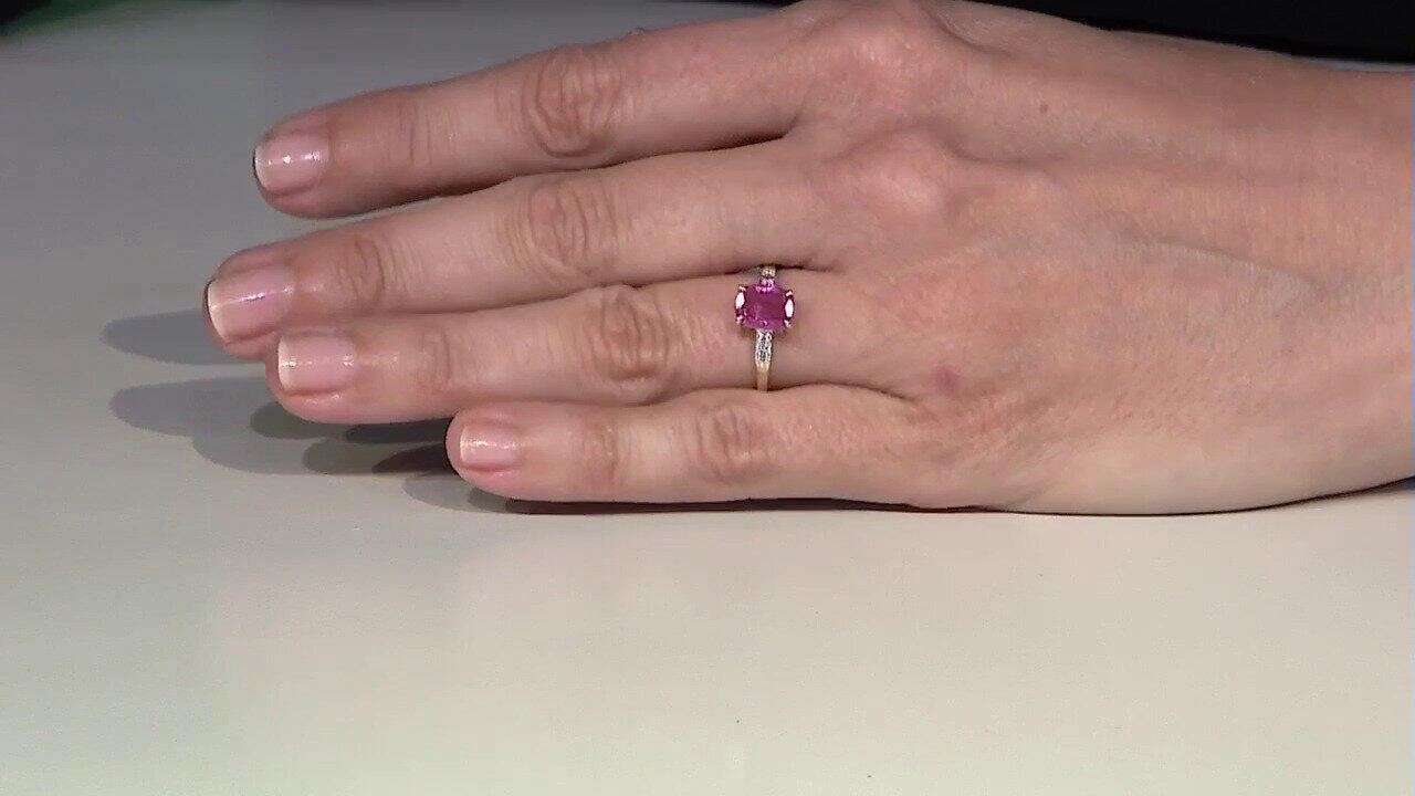 Video Bague en or et Saphir rose de Madagascar
