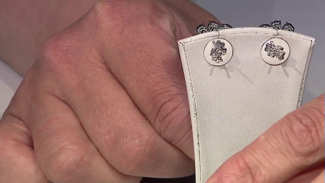 Video Orecchini in argento con Spinello Nero (Dallas Prince Designs)