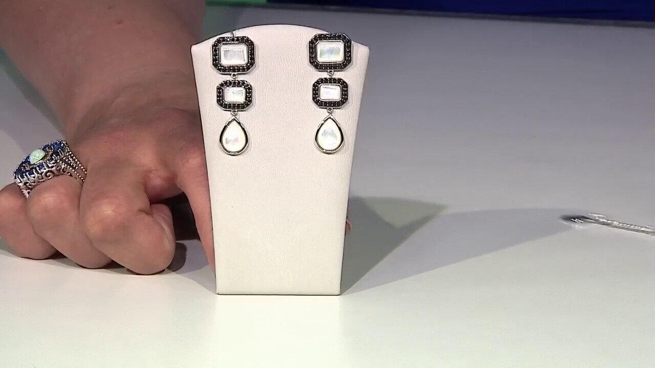 Video Boucles d'oreilles en argent et Nacre (Dallas Prince Designs)