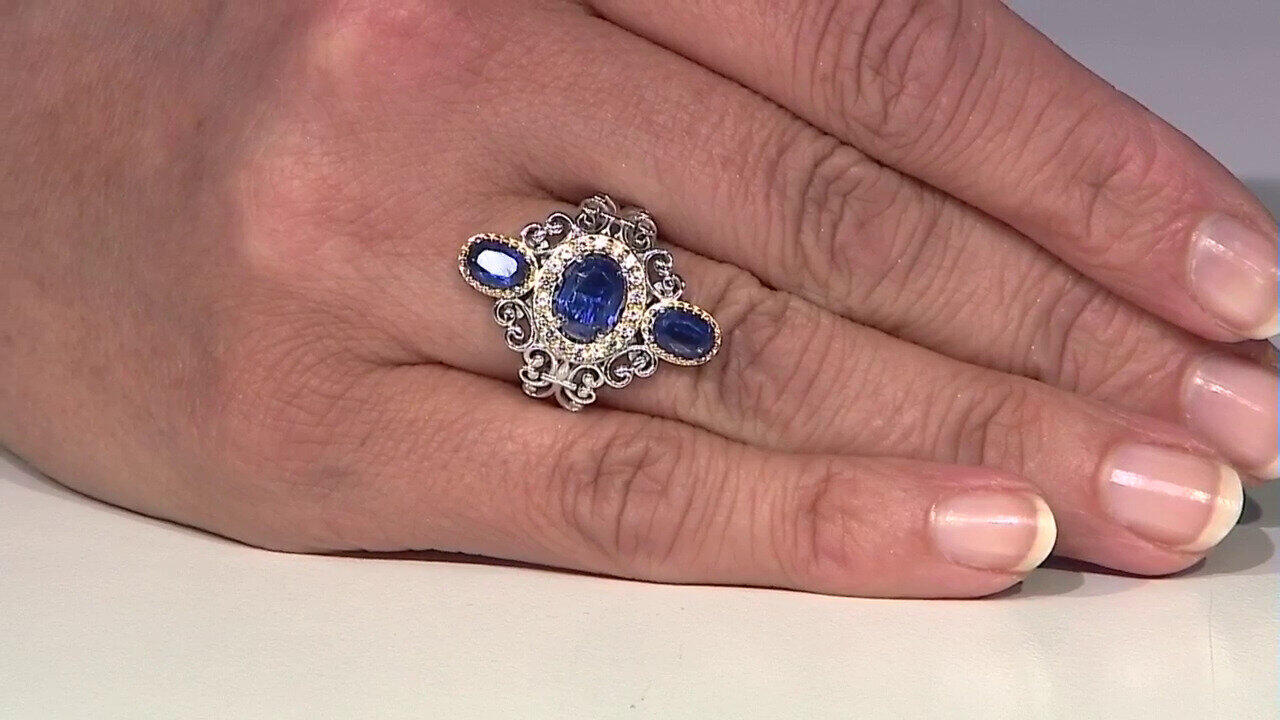 Video Zilveren ring met een Nepal Kyaniet (Dallas Prince Designs)