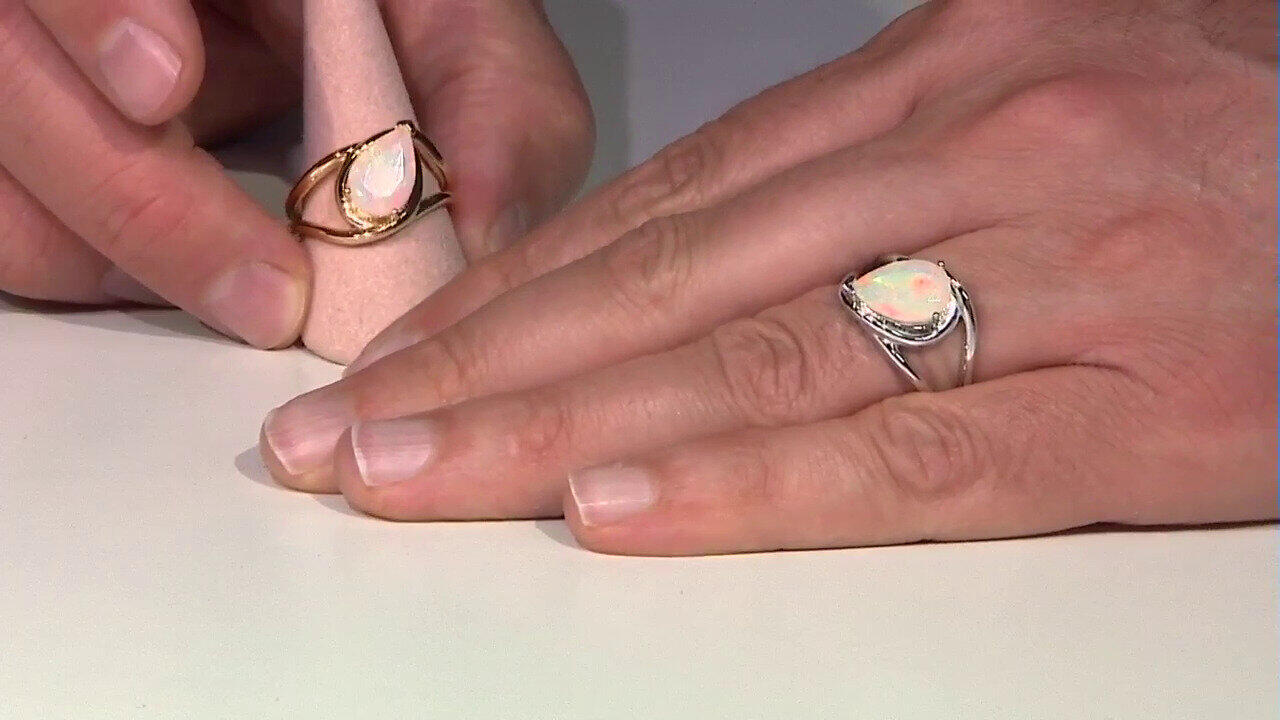 Video Zilveren ring met een AAA Welo-opaal (de Melo)