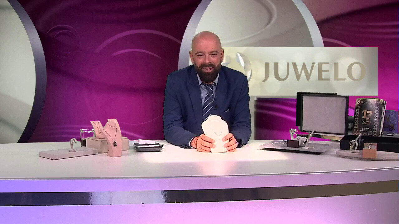 Video Zilveren halsketting met zwarte saffieren