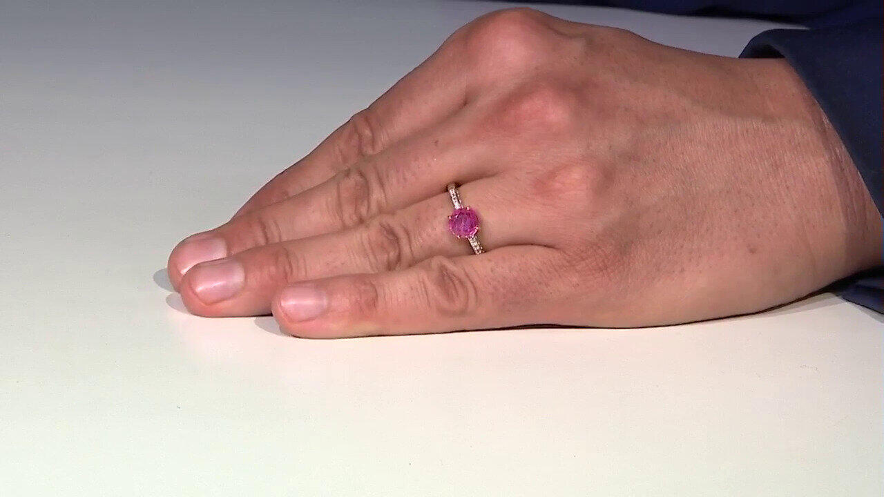 Video Bague en argent et Saphir rose de Madagascar