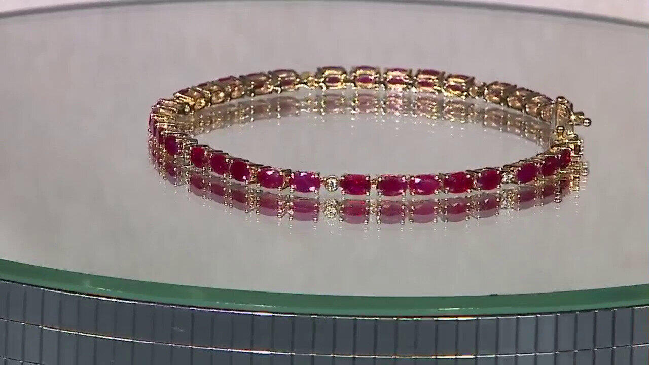 Video 10K AAA Mozambique Ruby Gold Bracelet