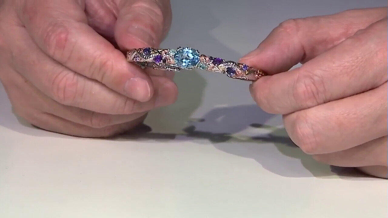 Video Sky Blue Topaz Silver Bangle (Gems en Vogue)