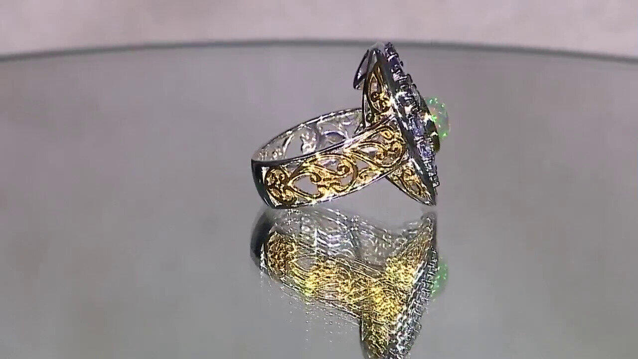 Video Zilveren ring met een Welo-opaal (Gems en Vogue)