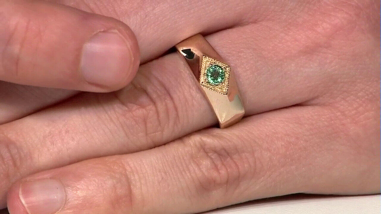 Video Gouden ring met een Russische smaragd (de Melo)