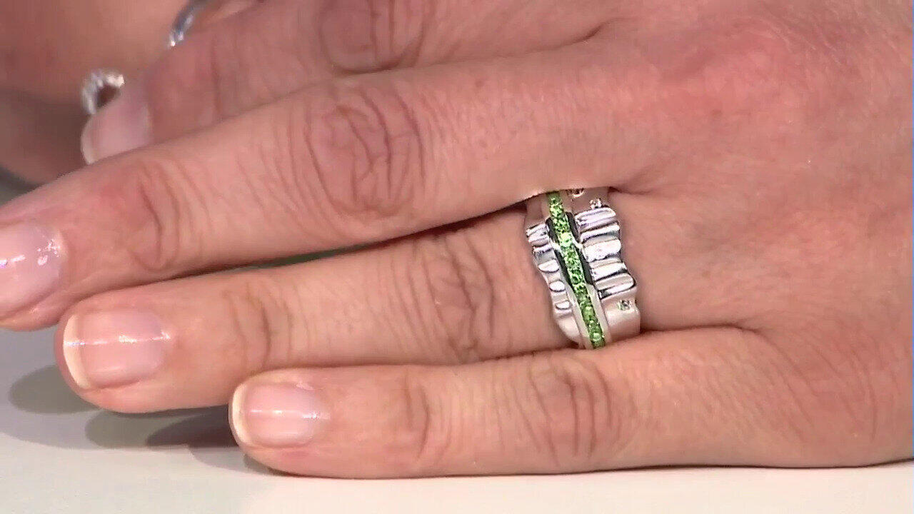 Video Tanzanian Tsavorite Silver Ring (de Melo)