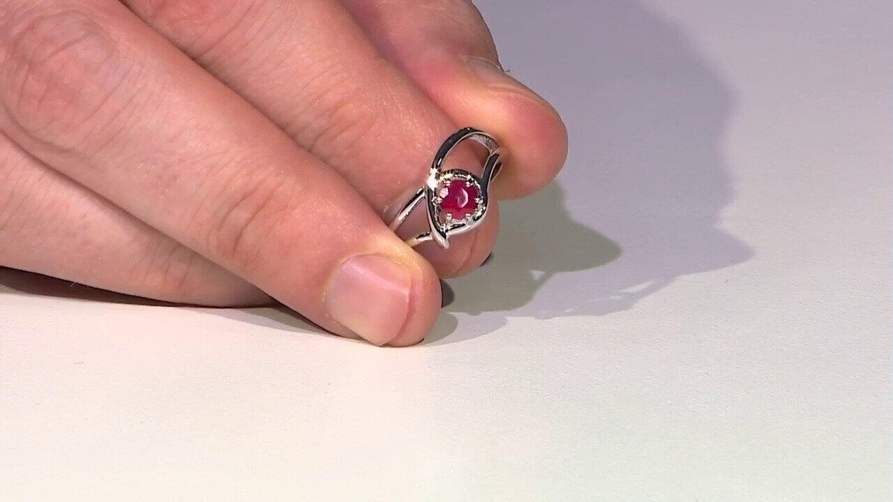 Video Madagascar Ruby Silver Ring