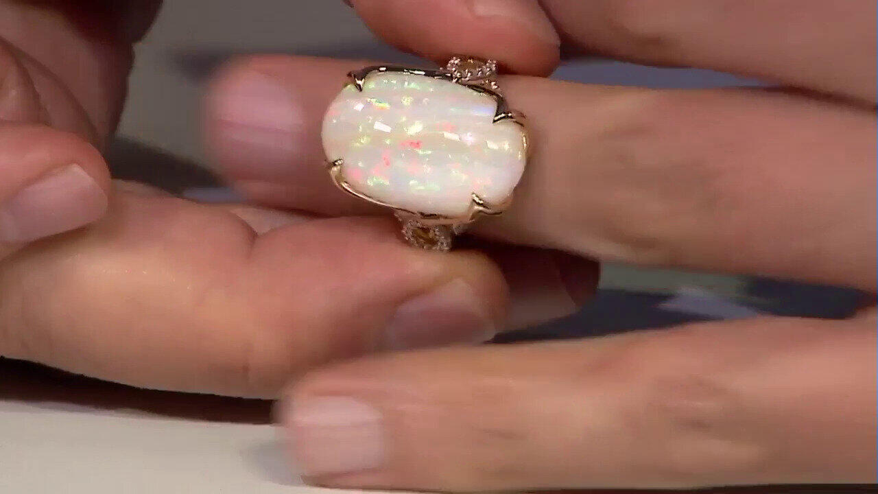 Video 18K Brazilian White Opal Gold Ring