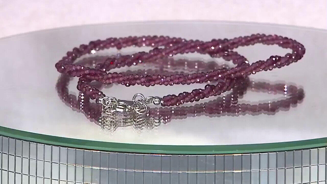 Video Mozambique Garnet Silver Necklace