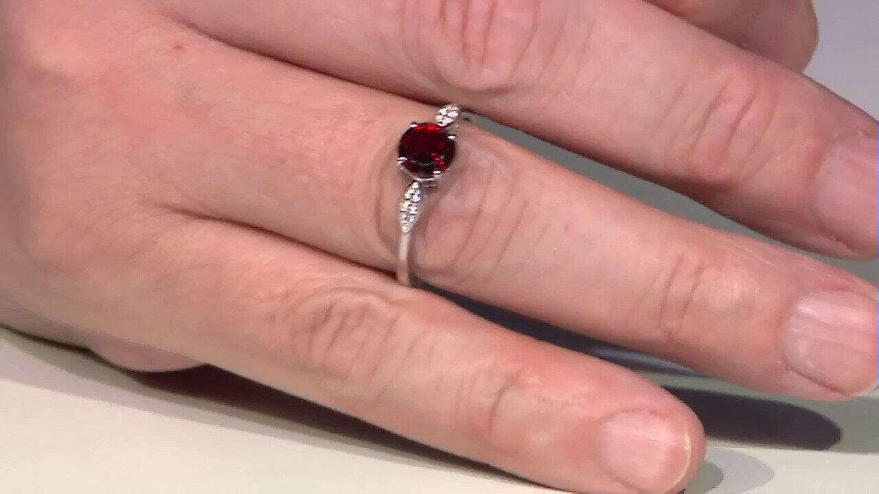 Video Bague en argent et Grenat du Mozambique