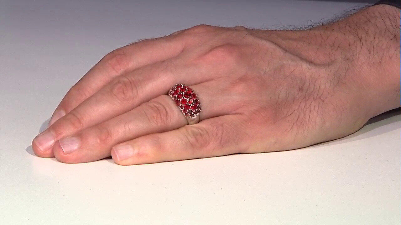 Video Tanzanian Ruby Silver Ring
