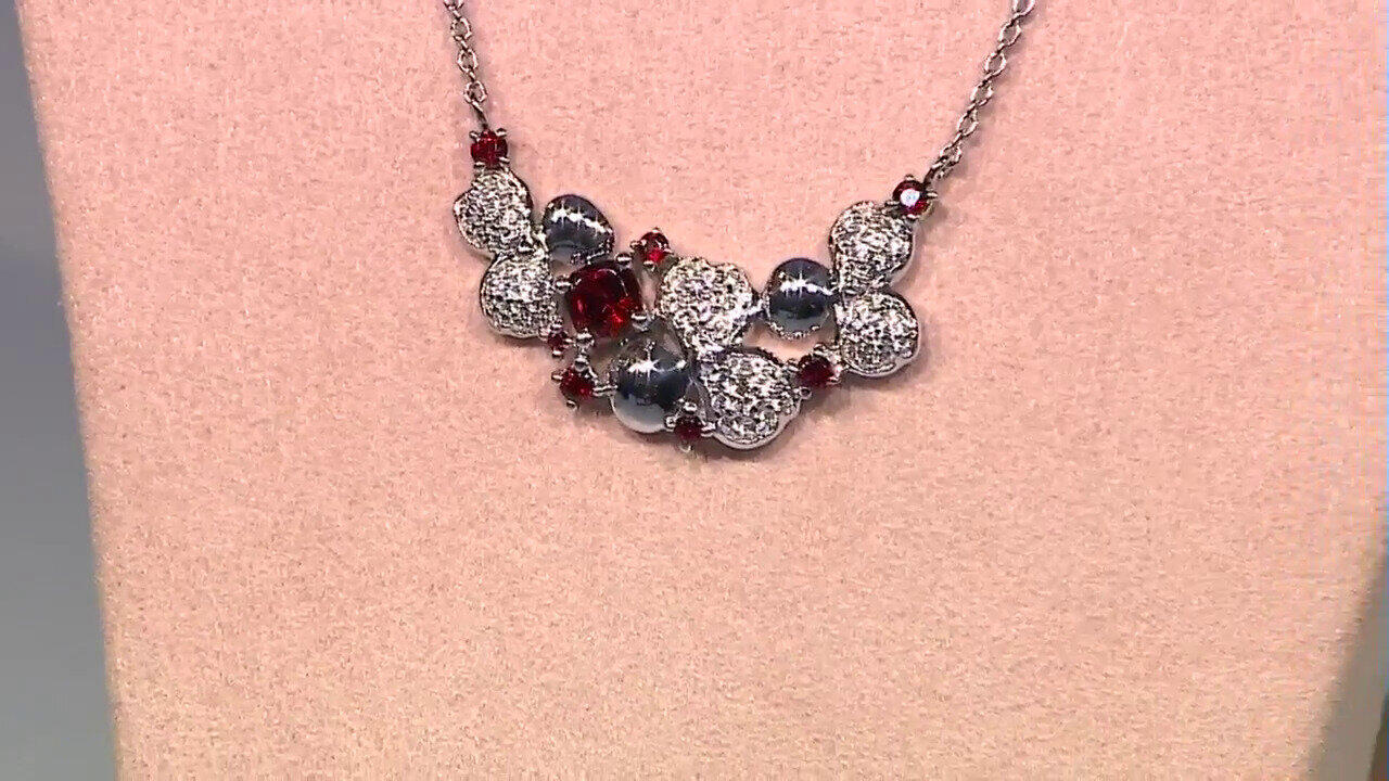 Video Collier en argent et Grenat du Mozambique