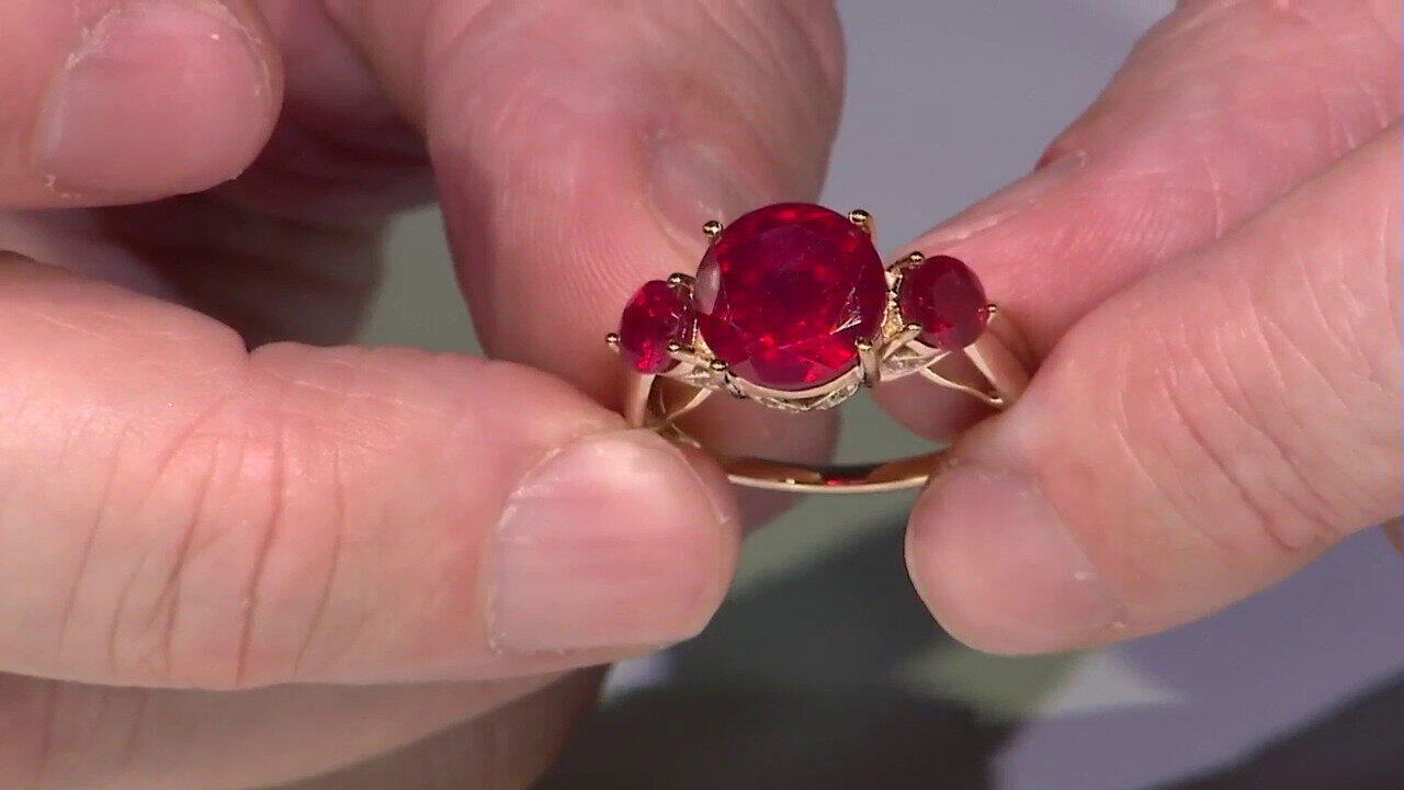 Video Anello in oro con Rubino del Madagascar (de Melo)