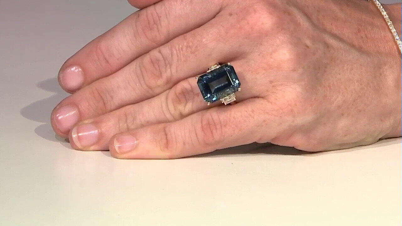 Video Bague en or et Topaze bleu de Londres (CIRARI)