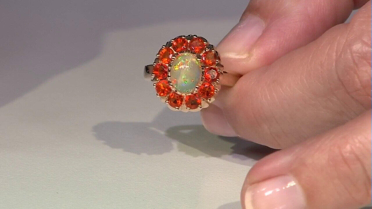 Video Anello in oro con Opale di Welo AAA (CIRARI)