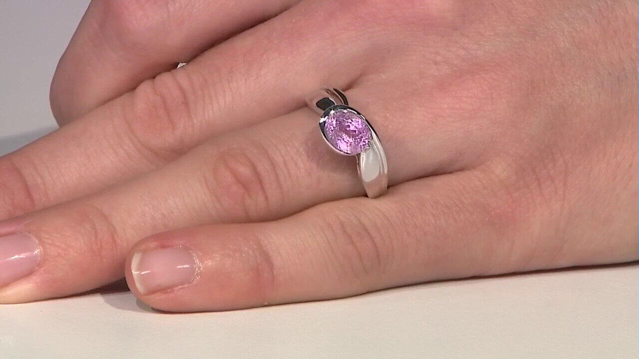 Video Zilveren ring met een kunziet (Pallanova)