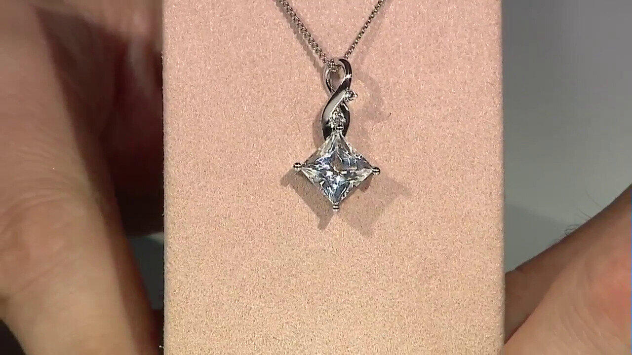 Video Ciondolo in argento con Danburite