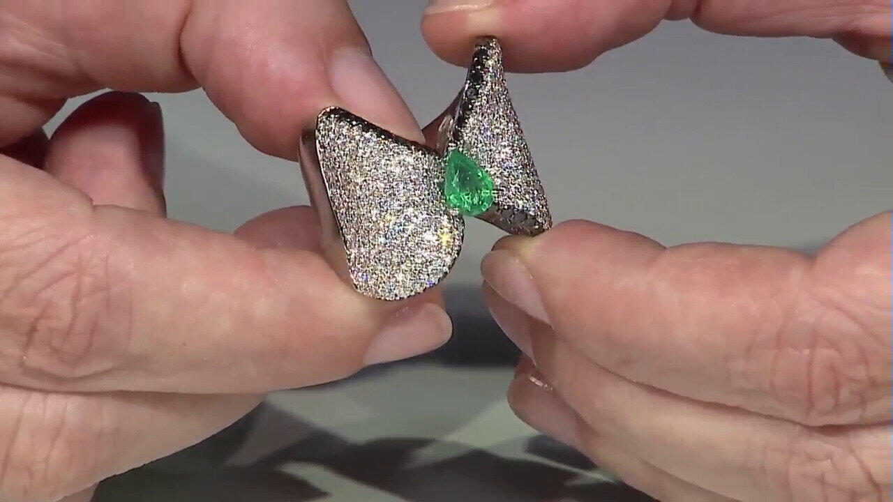 Video Anello in oro con Smeraldo Zambia (Nara Jewelry)
