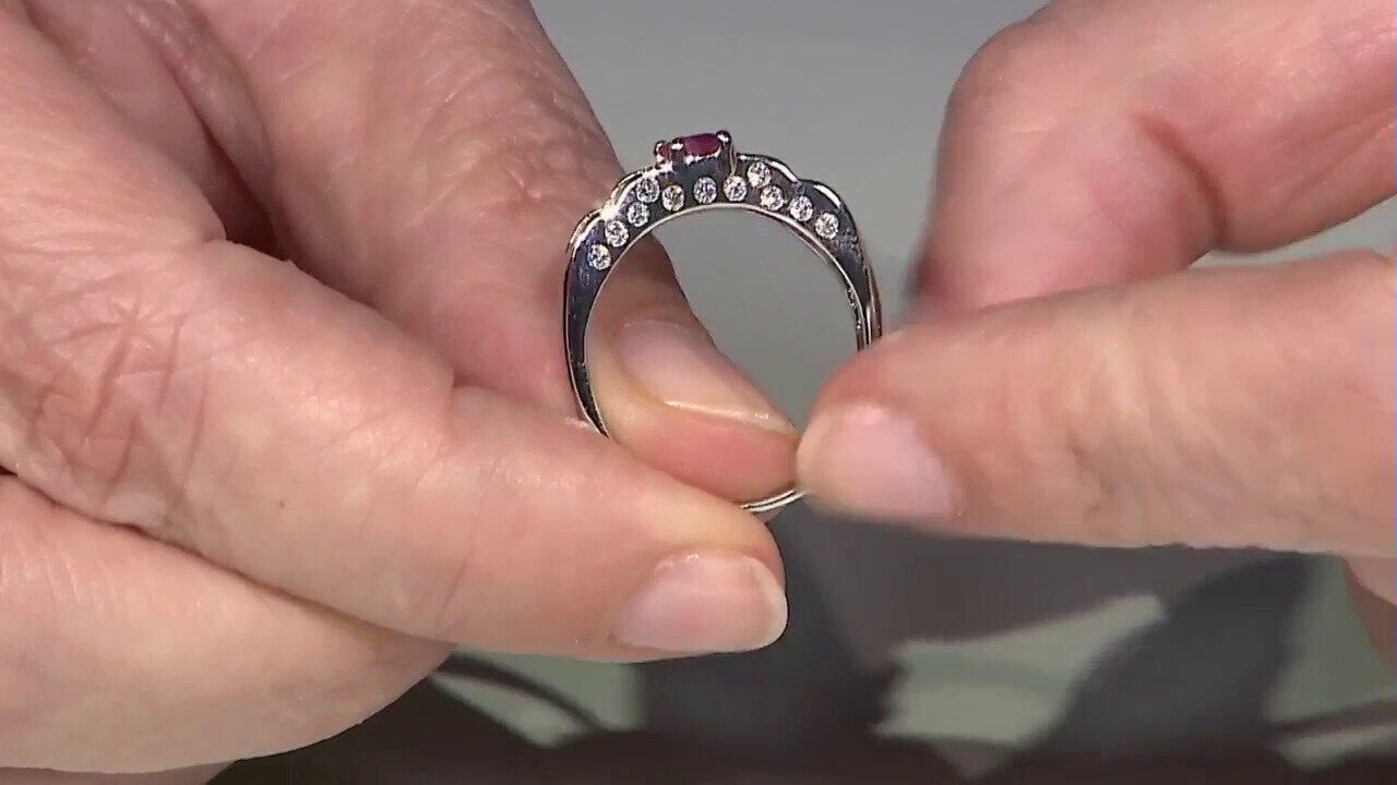 Video 18K Burmese Ruby Gold Ring (Nara Jewelry)