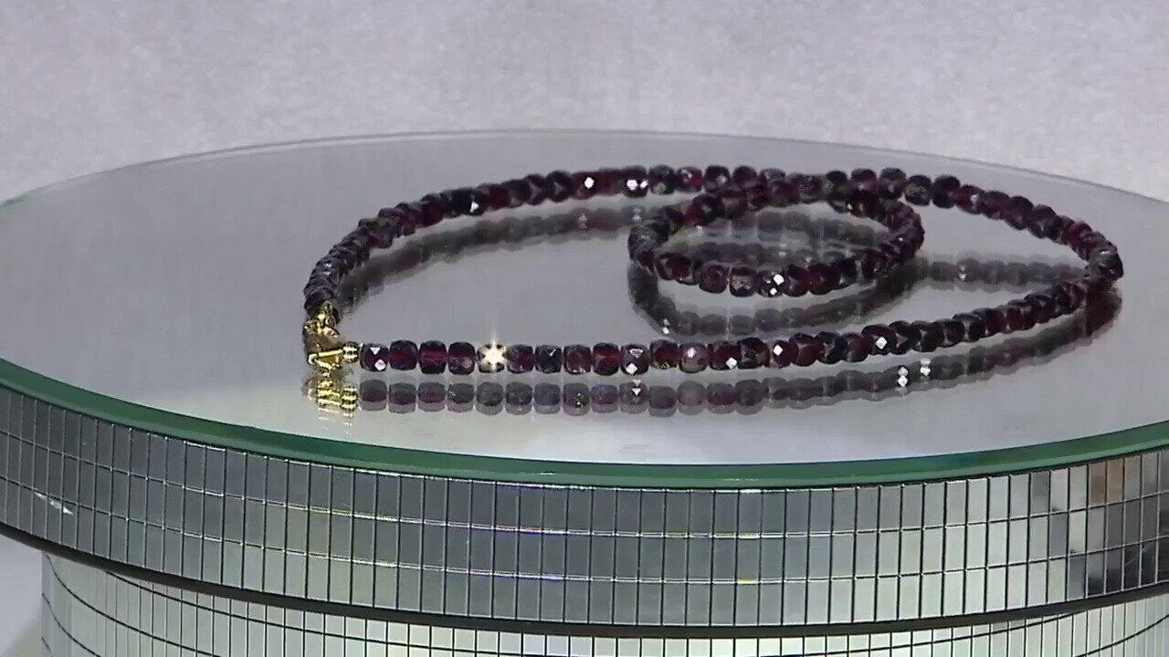 Video Collier en argent et Grenat du Mozambique