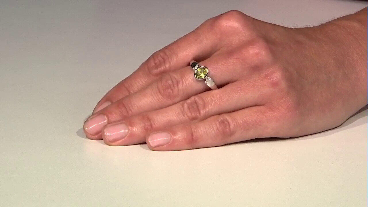Video Sphene Silver Ring