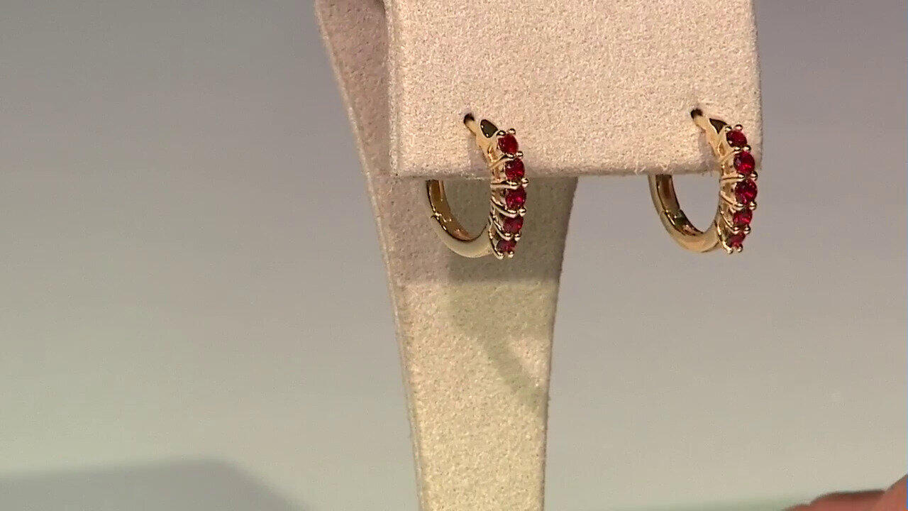 Video Zilveren oorbellen met edele rode spinelstenen
