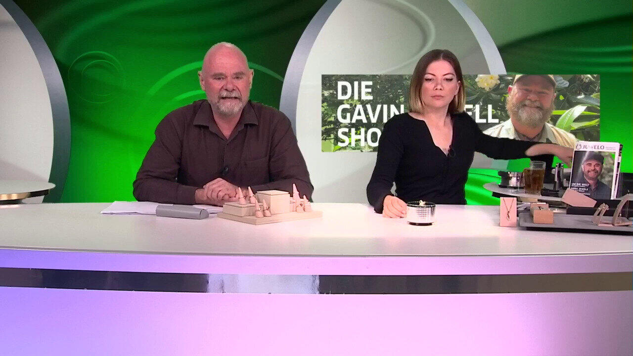 Video Gouden ring met een blauwe Kings Plains saffier