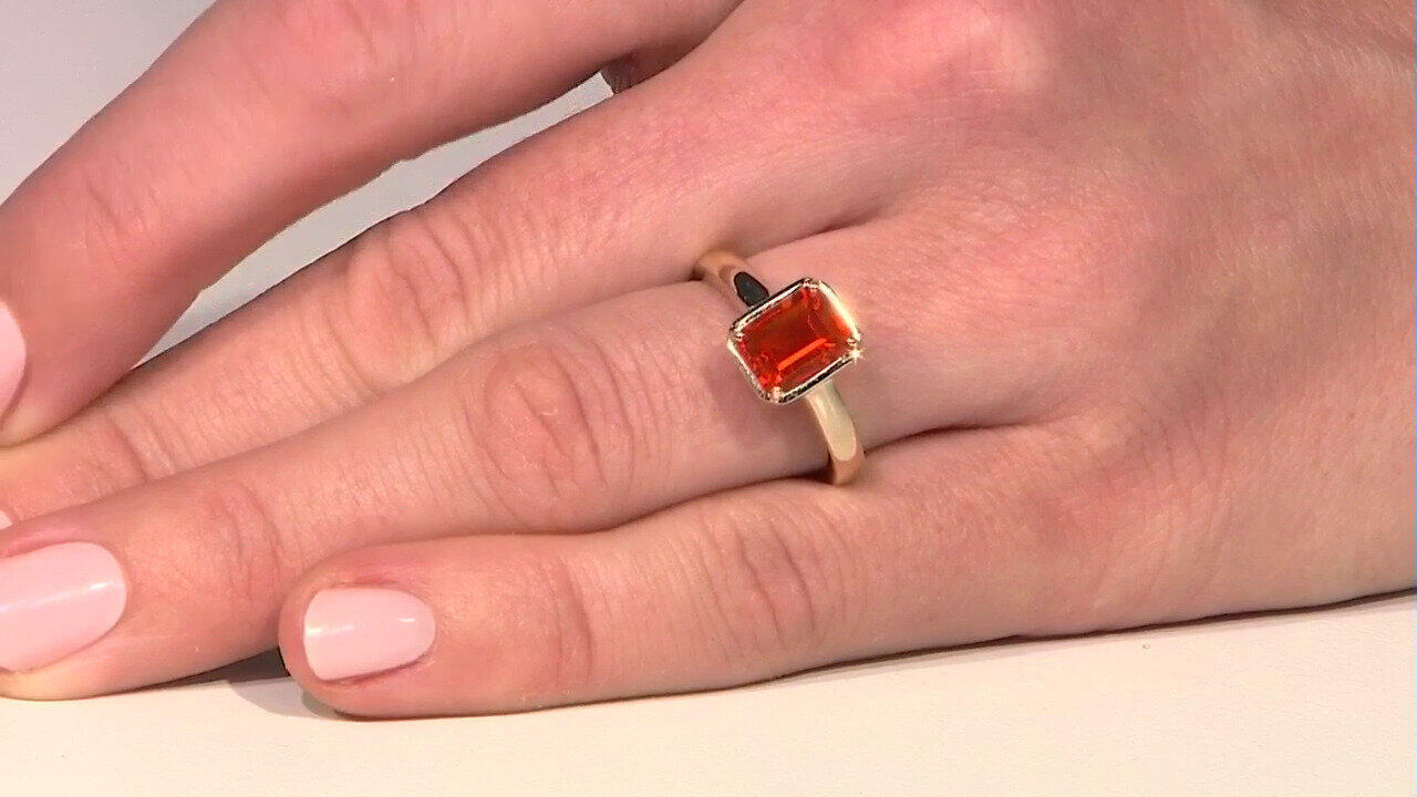 Video Gouden ring met een AAA Mexicaanse vuur opaal