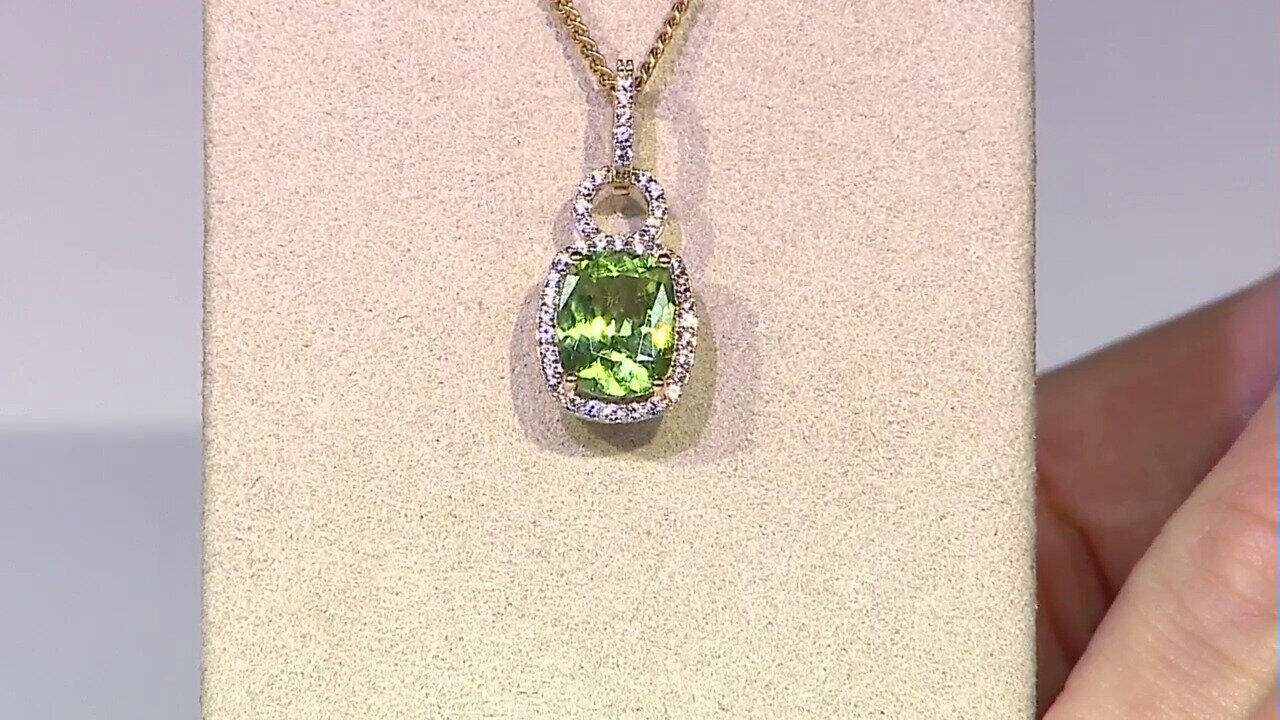 Video 9K Wagogo Peridot Gold Pendant