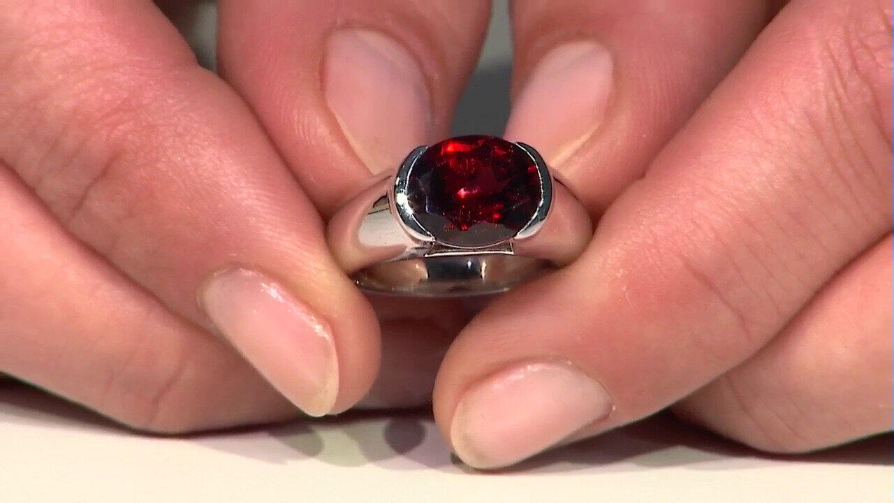 Video Mozambique Garnet Silver Ring