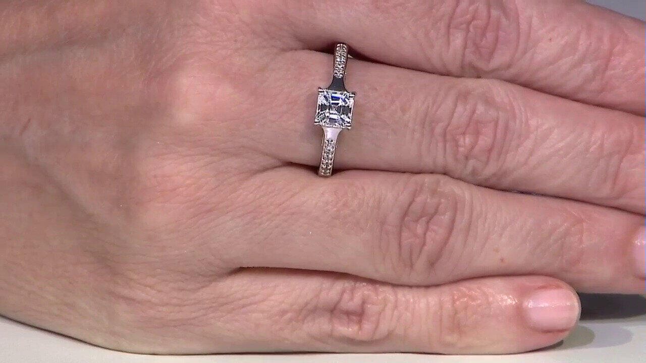Video Anello in argento con Zircone