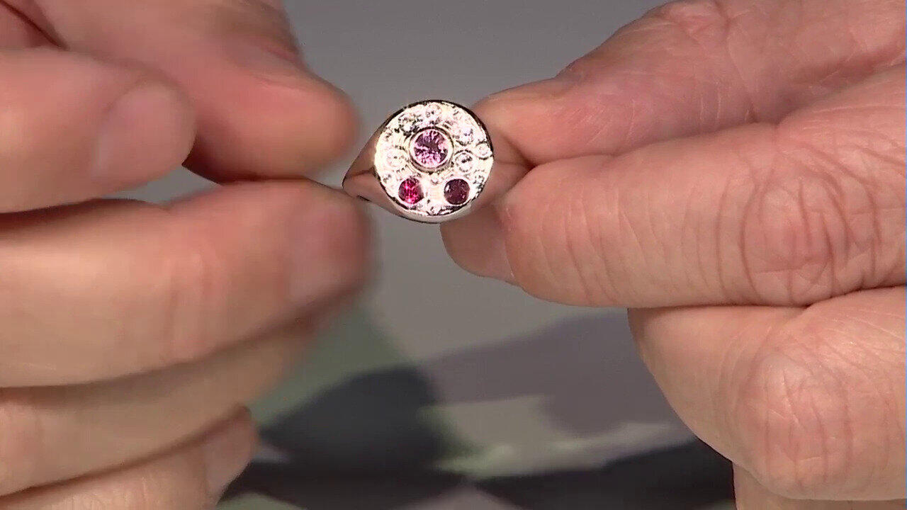 Video Anillo en plata con Granate de Malaya (MONOSONO COLLECTION)