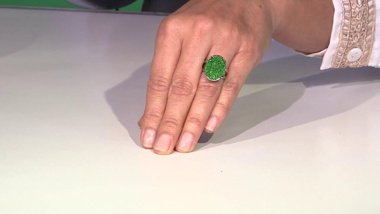 Video Anillo en plata con Uvarovita (Bali Barong)