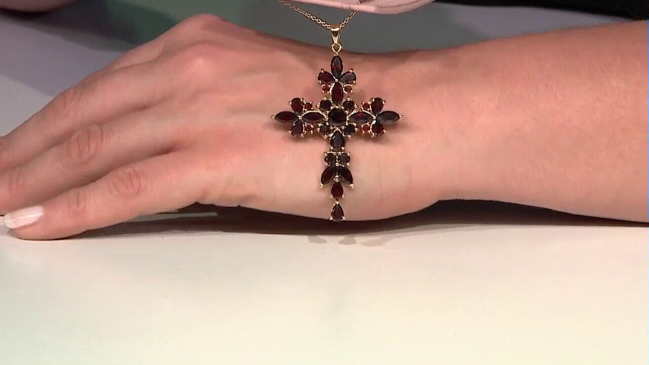 Video Garnet Silver Necklace