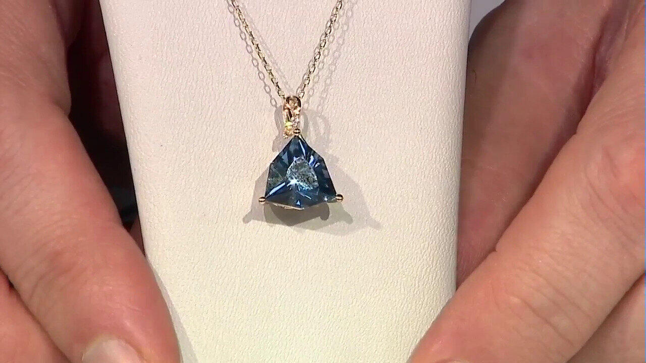 Video 14K London Blue Topaz Gold Necklace (CIRARI)