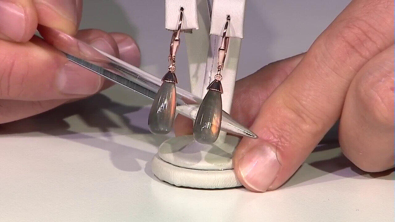 Video Boucles d'oreilles en argent et Labradorite cuivrée de Maniry (KM by Juwelo)