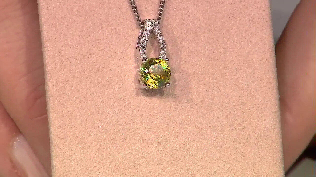 Video Ciondolo in argento con Sfene