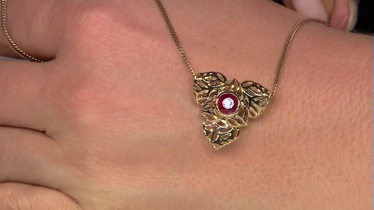 Video Ciondolo in oro con Rubino del Madagascar (Ornaments by de Melo)